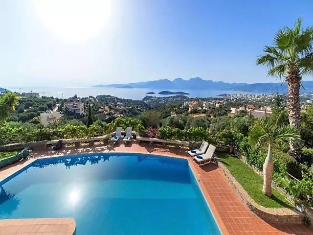 Crete - Impressive villa with panoramic views in Agios Nikolaos
